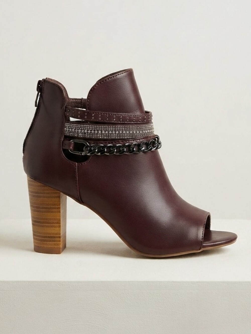 NWOT Heels 39 Modern Contemporary Edgy Moto Chic Cut Out Peep Toe Heeled Booties